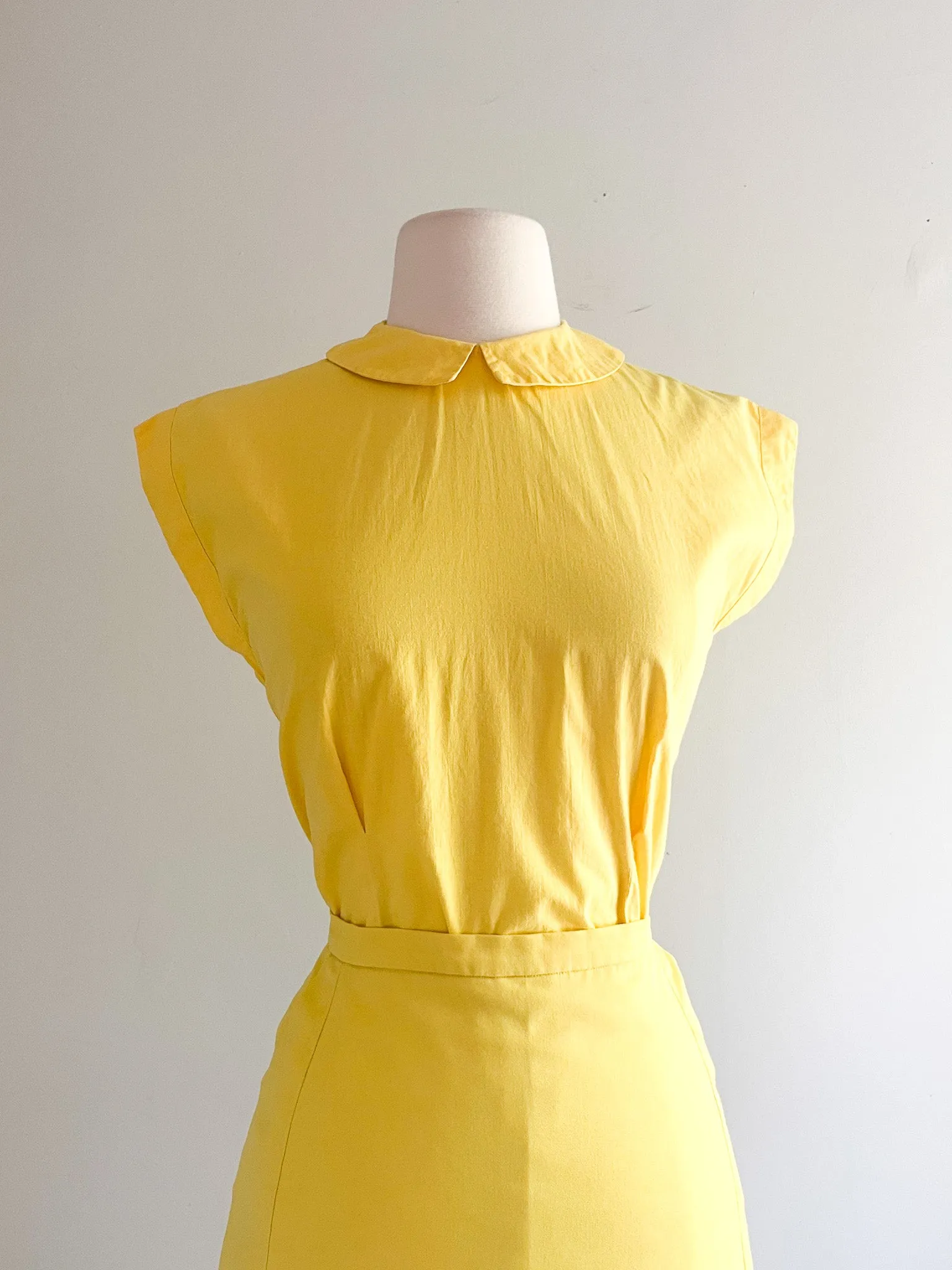 Adorable 1960's Canary Yellow Cape Sleeve Top / Sz M