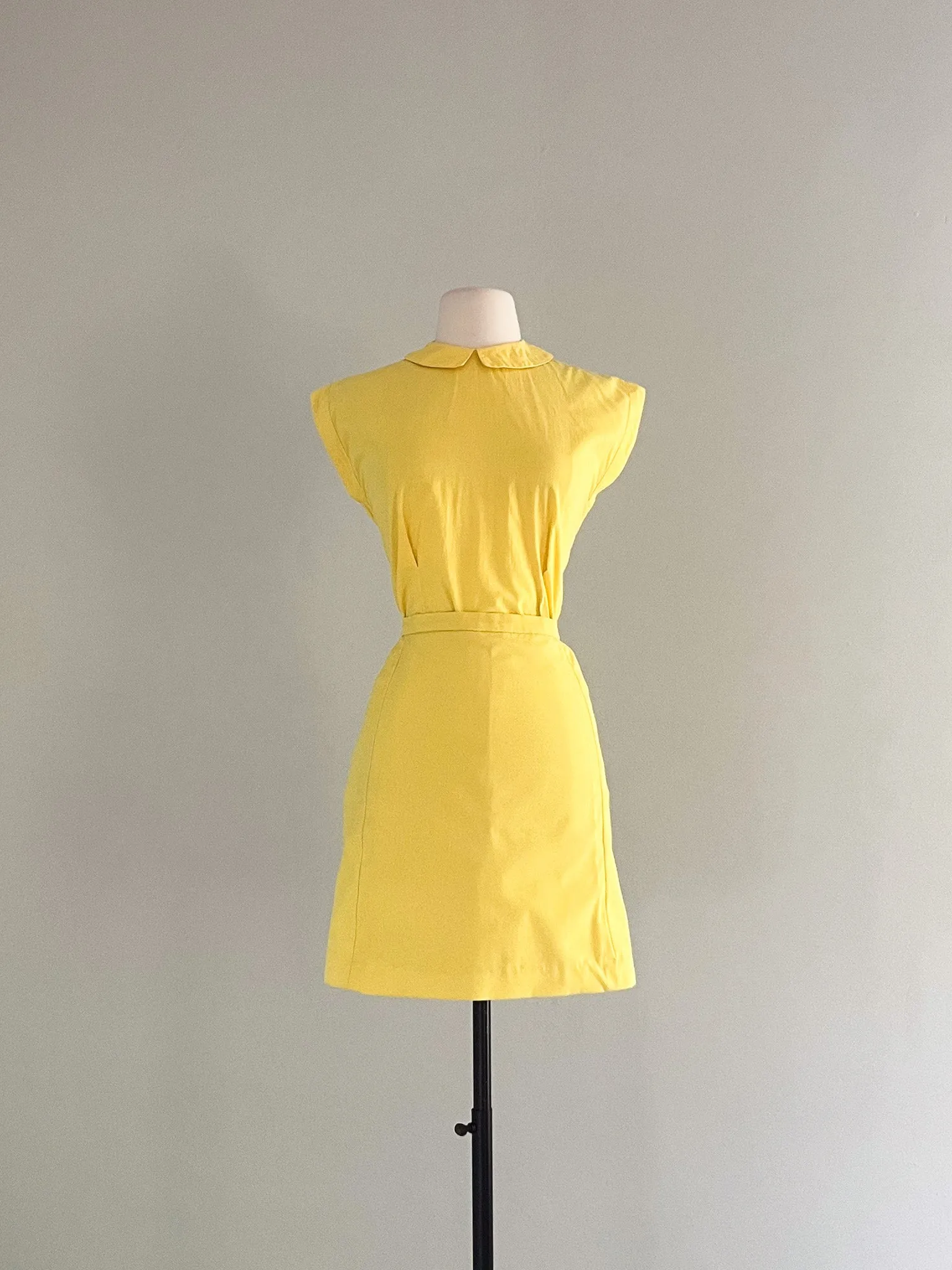 Adorable 1960's Canary Yellow Cape Sleeve Top / Sz M